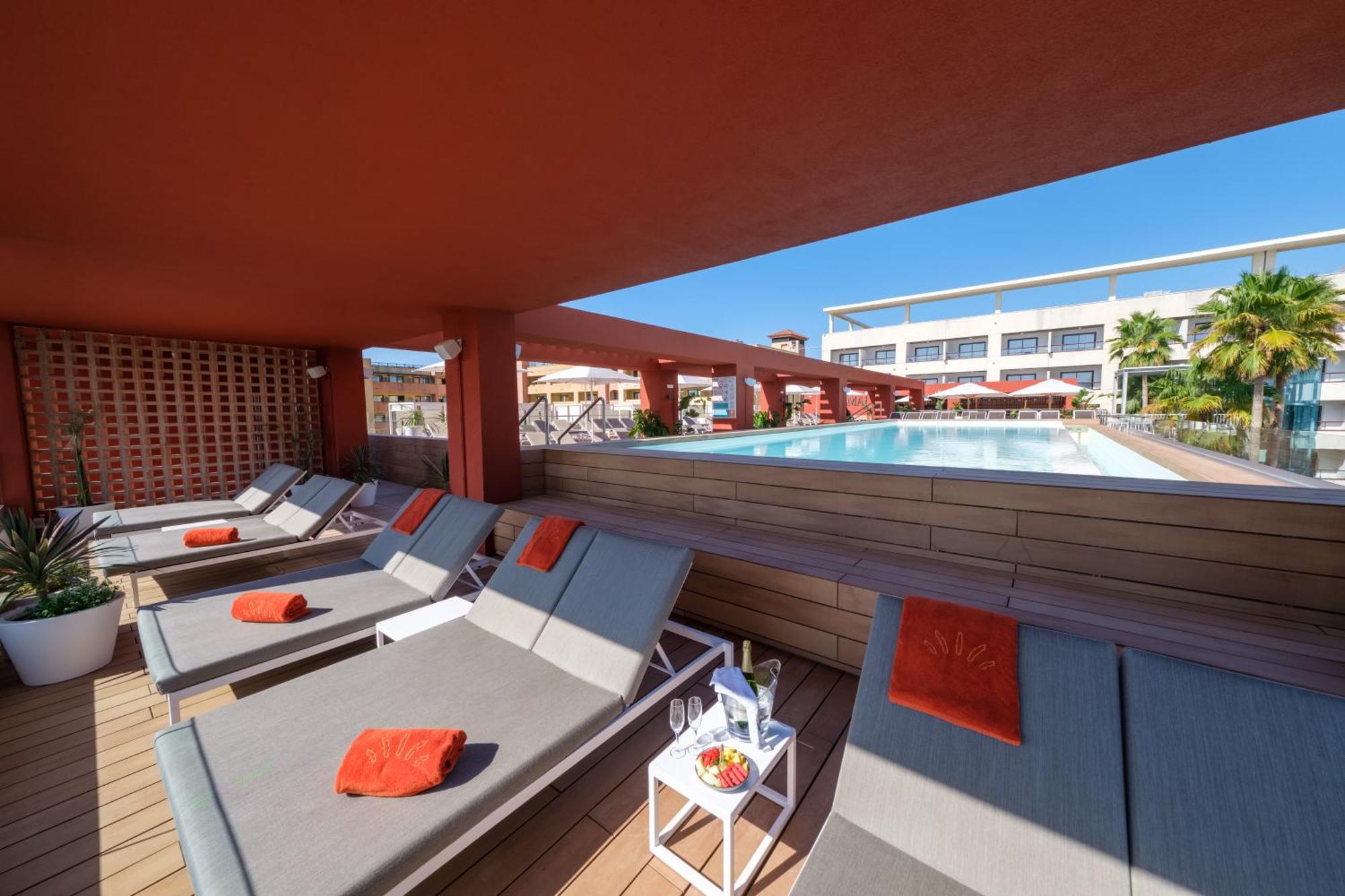Estival Park Almaris Hotel La Pineda Exterior photo