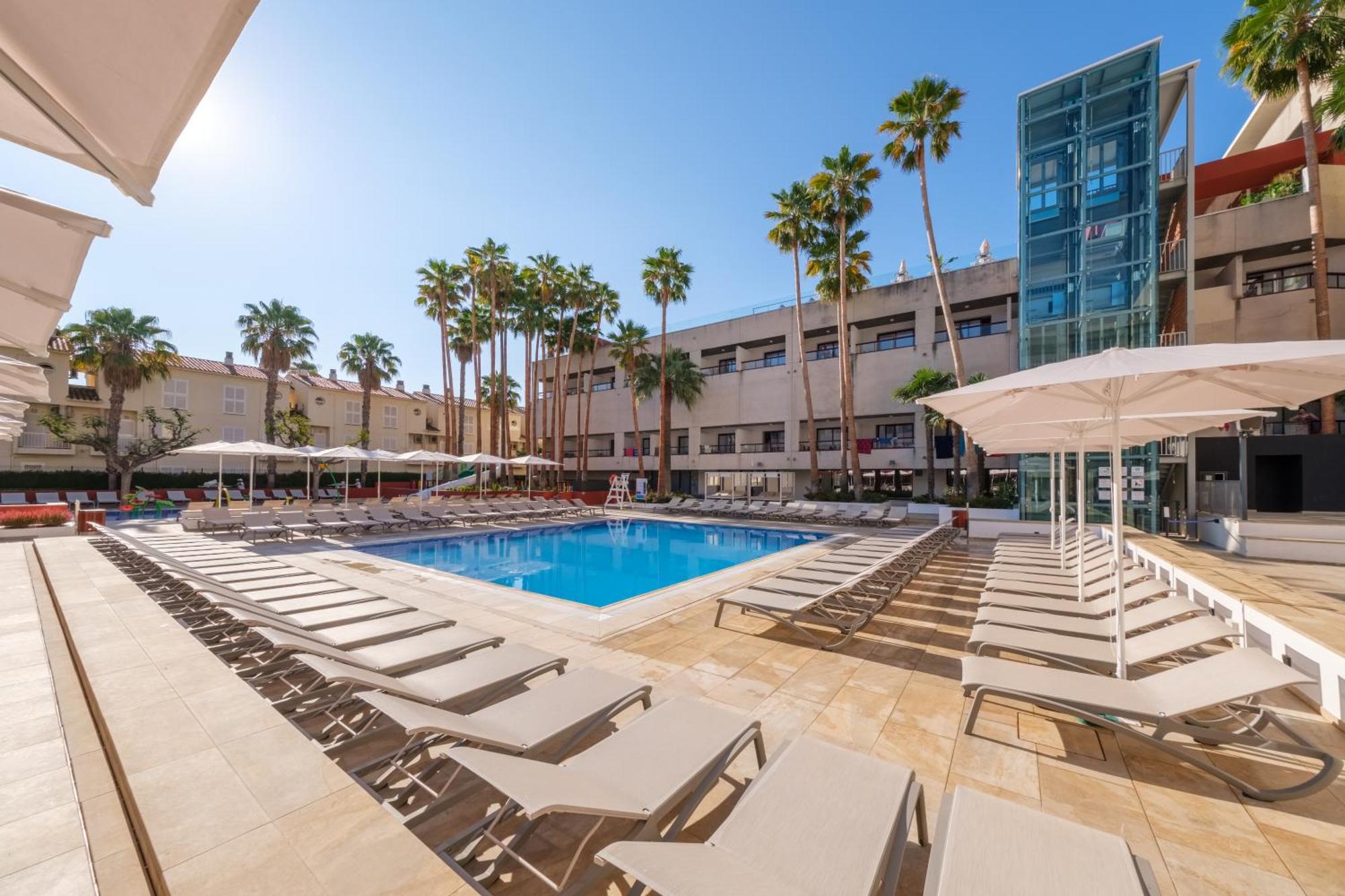 Estival Park Almaris Hotel La Pineda Exterior photo